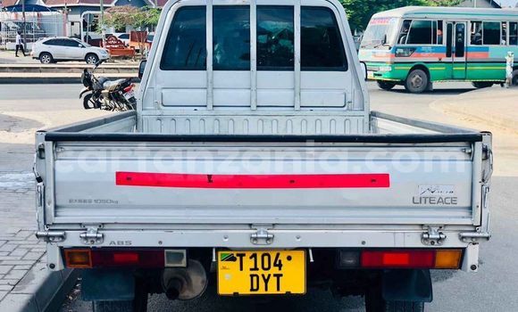Nunua Ilio tumika Toyota LiteAce Fedha Gari ndani ya Dar es Salaam nchini Dar es Salaam Nunua Ilio tumika Toyota LiteAce Fedha Gari ndani ya Dar es Salaam nchini Dar es Salaam