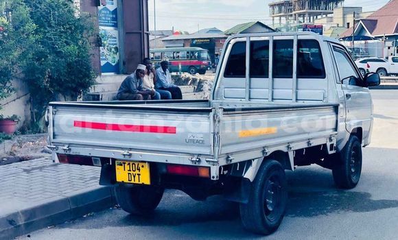 Nunua Ilio tumika Toyota LiteAce Fedha Gari ndani ya Dar es Salaam nchini Dar es Salaam Nunua Ilio tumika Toyota LiteAce Fedha Gari ndani ya Dar es Salaam nchini Dar es Salaam