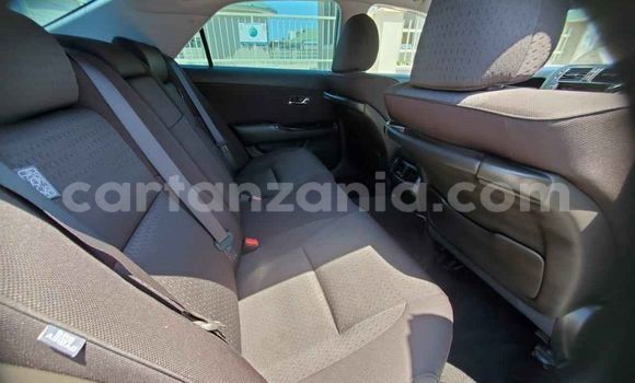 Nunua Ilio tumika Toyota Crown Nyeusi Gari ndani ya Dar es Salaam nchini Dar es Salaam Nunua Ilio tumika Toyota Crown Nyeusi Gari ndani ya Dar es Salaam nchini Dar es Salaam