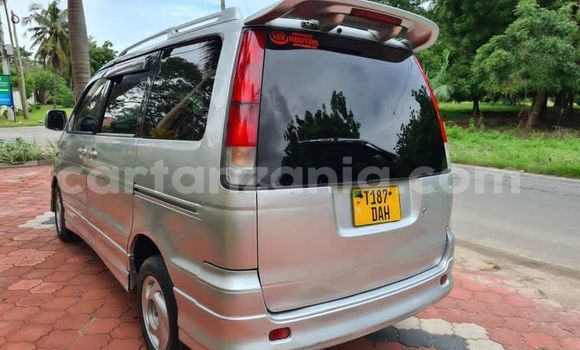 Nunua Ilio tumika Toyota Noah Fedha Gari ndani ya Dar es Salaam nchini Dar es Salaam Nunua Ilio tumika Toyota Noah Fedha Gari ndani ya Dar es Salaam nchini Dar es Salaam