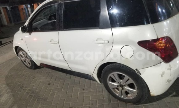 Buy Used Toyota IST White Car in Dar es Salaam in Dar es Salaam Buy Used Toyota IST White Car in Dar es Salaam in Dar es Salaam