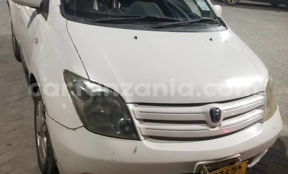 Buy Used Toyota IST White Car in Dar es Salaam in Dar es Salaam Buy Used Toyota IST White Car in Dar es Salaam in Dar es Salaam