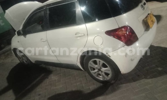 Buy Used Toyota IST White Car in Dar es Salaam in Dar es Salaam Buy Used Toyota IST White Car in Dar es Salaam in Dar es Salaam