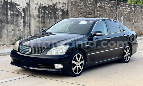 Buy Import Toyota Crown White Car in Dar es Salaam in Dar es Salaam Buy Import Toyota Crown White Car in Dar es Salaam in Dar es Salaam