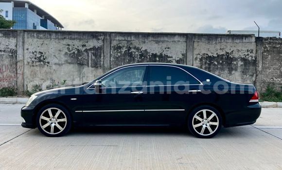Buy Import Toyota Crown White Car in Dar es Salaam in Dar es Salaam Buy Import Toyota Crown White Car in Dar es Salaam in Dar es Salaam