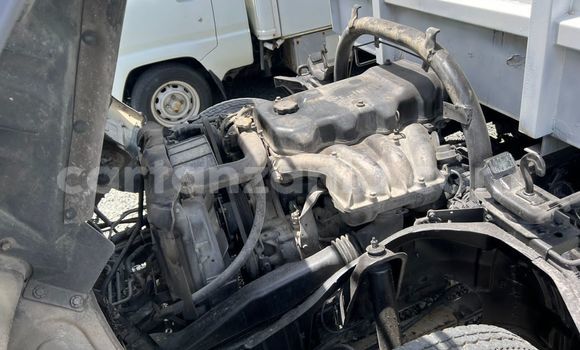 Nunua Imported Mitsubishi Fuso Fighter Nyeupe Lori ndani ya Dar es Salaam nchini Dar es Salaam Nunua Imported Mitsubishi Fuso Fighter Nyeupe Lori ndani ya Dar es Salaam nchini Dar es Salaam