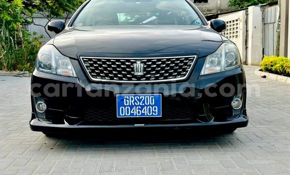 Nunua Imported Toyota Crown Nyeusi Gari ndani ya Dar es Salaam nchini Dar es Salaam Nunua Imported Toyota Crown Nyeusi Gari ndani ya Dar es Salaam nchini Dar es Salaam