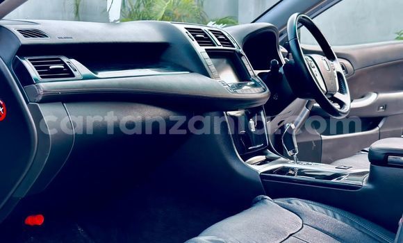 Nunua Imported Toyota Crown Nyeusi Gari ndani ya Dar es Salaam nchini Dar es Salaam Nunua Imported Toyota Crown Nyeusi Gari ndani ya Dar es Salaam nchini Dar es Salaam