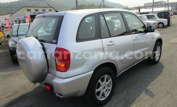 Nunua Ilio tumika Toyota RAV4 Fedha Gari ndani ya Dar es Salaam nchini Dar es Salaam Nunua Ilio tumika Toyota RAV4 Fedha Gari ndani ya Dar es Salaam nchini Dar es Salaam