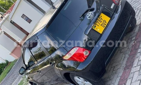 Nunua Ilio tumika Toyota IST Nyeusi Gari ndani ya Dar es Salaam nchini Dar es Salaam