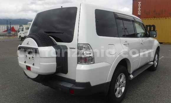 Nunua Imported Mitsubishi Pajero Nyeupe Gari ndani ya Dar es Salaam nchini Dar es Salaam Nunua Imported Mitsubishi Pajero Nyeupe Gari ndani ya Dar es Salaam nchini Dar es Salaam