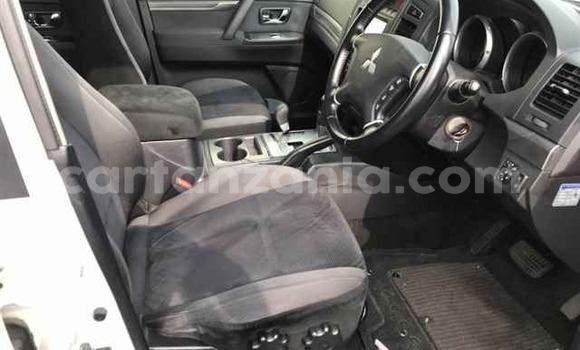 Nunua Imported Mitsubishi Pajero Nyeupe Gari ndani ya Dar es Salaam nchini Dar es Salaam Nunua Imported Mitsubishi Pajero Nyeupe Gari ndani ya Dar es Salaam nchini Dar es Salaam