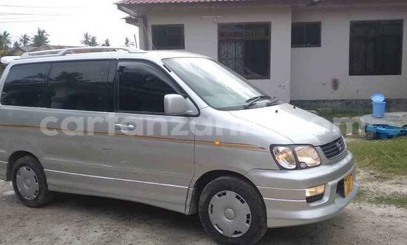 Nunua Ilio tumika Toyota Noah Fedha Gari ndani ya Dar es Salaam nchini Dar es Salaam Nunua Ilio tumika Toyota Noah Fedha Gari ndani ya Dar es Salaam nchini Dar es Salaam