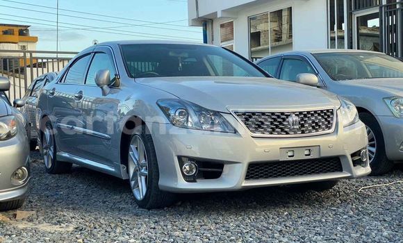 Buy Used Toyota Crown Silver Car in Dar es Salaam in Dar es Salaam Buy Used Toyota Crown Silver Car in Dar es Salaam in Dar es Salaam