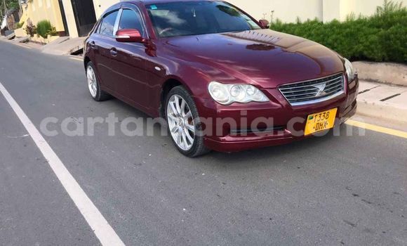 Nunua Ilio tumika Toyota Mark X Nyekundu Gari ndani ya Dar es Salaam nchini Dar es Salaam
