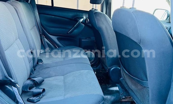 Nunua Ilio tumika Toyota RAV4 Nyeupe Gari ndani ya Dar es Salaam nchini Dar es Salaam Nunua Ilio tumika Toyota RAV4 Nyeupe Gari ndani ya Dar es Salaam nchini Dar es Salaam