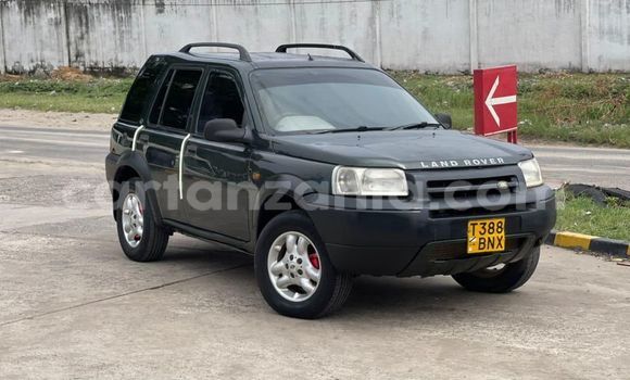 Buy Used Land Rover Freelander Green Car in Dar es Salaam in Dar es Salaam