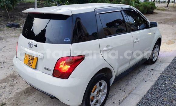Buy Used Toyota IST White Car in Dar es Salaam in Dar es Salaam Buy Used Toyota IST White Car in Dar es Salaam in Dar es Salaam