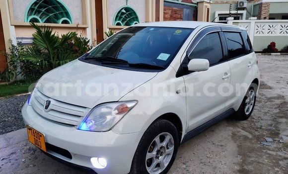 Buy Used Toyota IST White Car in Dar es Salaam in Dar es Salaam Buy Used Toyota IST White Car in Dar es Salaam in Dar es Salaam