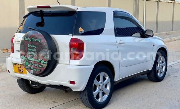 Buy Used Toyota RAV4 White Car in Dar es Salaam in Dar es Salaam Buy Used Toyota RAV4 White Car in Dar es Salaam in Dar es Salaam