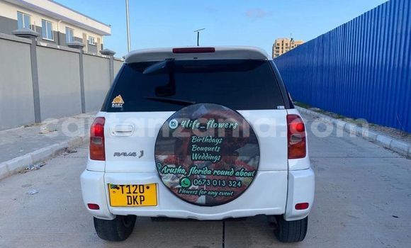 Buy Used Toyota RAV4 White Car in Dar es Salaam in Dar es Salaam Buy Used Toyota RAV4 White Car in Dar es Salaam in Dar es Salaam