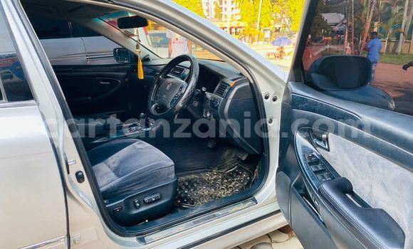 Buy Used Toyota Crown Silver Car in Dar es Salaam in Dar es Salaam Buy Used Toyota Crown Silver Car in Dar es Salaam in Dar es Salaam