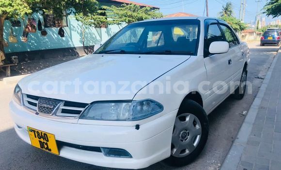 Nunua Ilio tumika Toyota Carina Nyeupe Gari ndani ya Dar es Salaam nchini Dar es Salaam