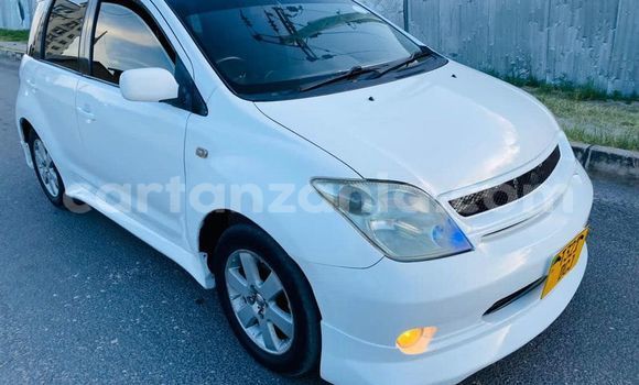 Buy Used Toyota IST White Car in Dar es Salaam in Dar es Salaam