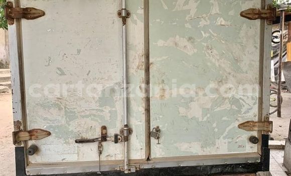 Buy Used Toyota Town Ace White Car in Dar es Salaam in Dar es Salaam Buy Used Toyota Town Ace White Car in Dar es Salaam in Dar es Salaam