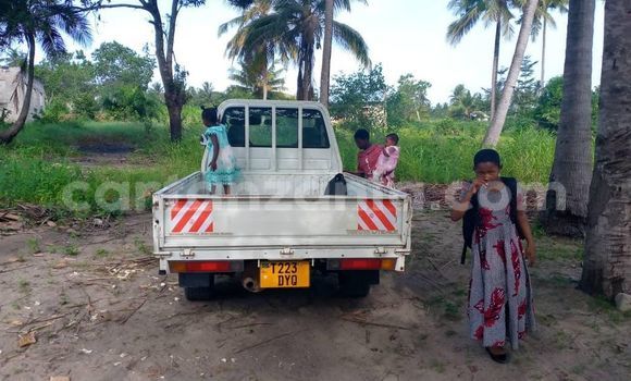 Buy Used Toyota Town Ace White Car in Dar es Salaam in Dar es Salaam Buy Used Toyota Town Ace White Car in Dar es Salaam in Dar es Salaam