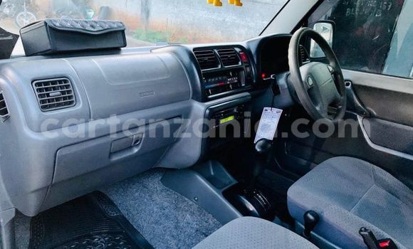 Buy Used Suzuki Jimny Green Car in Dar es Salaam in Dar es Salaam Buy Used Suzuki Jimny Green Car in Dar es Salaam in Dar es Salaam