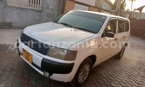 Buy Used Toyota Probox White Car in Dar es Salaam in Dar es Salaam Buy Used Toyota Probox White Car in Dar es Salaam in Dar es Salaam