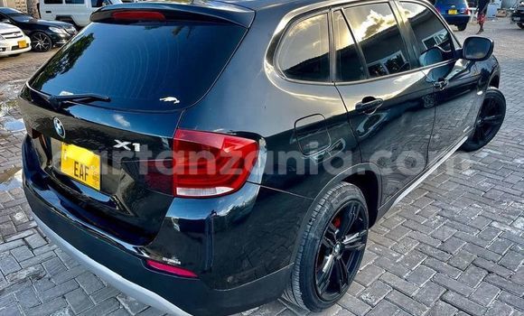 Nunua Ilio tumika BMW X1 Nyeusi Gari ndani ya Dar es Salaam nchini Dar es Salaam