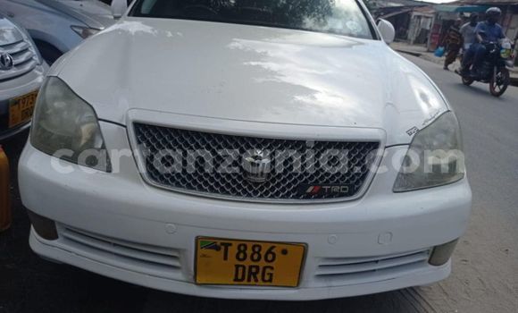 Buy Used Toyota Crown White Car in Dar es Salaam in Dar es Salaam Buy Used Toyota Crown White Car in Dar es Salaam in Dar es Salaam