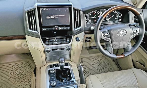 Nunua Ilio tumika Toyota Land Cruiser Nyeupe Gari ndani ya Dar es Salaam nchini Dar es Salaam Nunua Ilio tumika Toyota Land Cruiser Nyeupe Gari ndani ya Dar es Salaam nchini Dar es Salaam