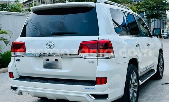 Nunua Ilio tumika Toyota Land Cruiser Nyeupe Gari ndani ya Dar es Salaam nchini Dar es Salaam Nunua Ilio tumika Toyota Land Cruiser Nyeupe Gari ndani ya Dar es Salaam nchini Dar es Salaam