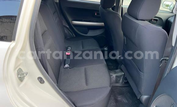 Nunua Imported Toyota IST Nyeupe Gari ndani ya Dar es Salaam nchini Dar es Salaam Nunua Imported Toyota IST Nyeupe Gari ndani ya Dar es Salaam nchini Dar es Salaam