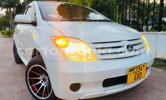 Nunua Imported Toyota IST Nyeupe Gari ndani ya Dar es Salaam nchini Dar es Salaam Nunua Imported Toyota IST Nyeupe Gari ndani ya Dar es Salaam nchini Dar es Salaam