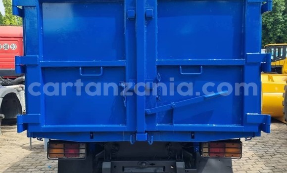 Buy Import Mitsubishi Fuso Fighter Blue Truck in Dar es Salaam in Dar es Salaam Buy Import Mitsubishi Fuso Fighter Blue Truck in Dar es Salaam in Dar es Salaam