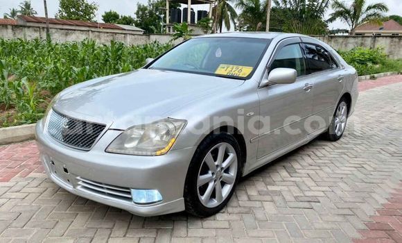 Nunua Ilio tumika Toyota Crown Fedha Gari ndani ya Dar es Salaam nchini Dar es Salaam Nunua Ilio tumika Toyota Crown Fedha Gari ndani ya Dar es Salaam nchini Dar es Salaam