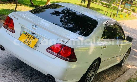 Nunua Ilio tumika Toyota Crown Nyeupe Gari ndani ya Dar es Salaam nchini Dar es Salaam Nunua Ilio tumika Toyota Crown Nyeupe Gari ndani ya Dar es Salaam nchini Dar es Salaam