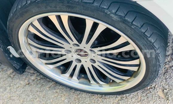 Nunua Ilio tumika Toyota Crown Nyeupe Gari ndani ya Dar es Salaam nchini Dar es Salaam Nunua Ilio tumika Toyota Crown Nyeupe Gari ndani ya Dar es Salaam nchini Dar es Salaam