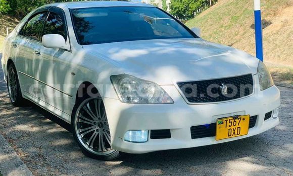 Nunua Ilio tumika Toyota Crown Nyeupe Gari ndani ya Dar es Salaam nchini Dar es Salaam Nunua Ilio tumika Toyota Crown Nyeupe Gari ndani ya Dar es Salaam nchini Dar es Salaam