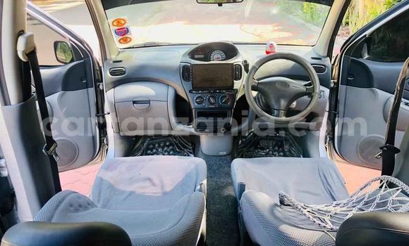 Nunua Ilio tumika Toyota FunCargo Fedha Gari ndani ya Dar es Salaam nchini Dar es Salaam Nunua Ilio tumika Toyota FunCargo Fedha Gari ndani ya Dar es Salaam nchini Dar es Salaam