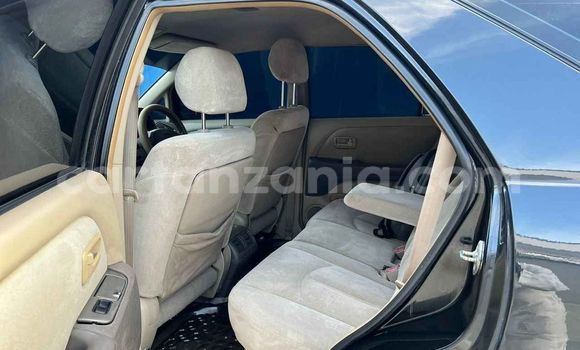 Nunua Ilio tumika Toyota Harrier Nyeusi Gari ndani ya Dar es Salaam nchini Dar es Salaam Nunua Ilio tumika Toyota Harrier Nyeusi Gari ndani ya Dar es Salaam nchini Dar es Salaam