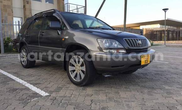 Nunua Ilio tumika Toyota Harrier Nyeusi Gari ndani ya Dar es Salaam nchini Dar es Salaam Nunua Ilio tumika Toyota Harrier Nyeusi Gari ndani ya Dar es Salaam nchini Dar es Salaam