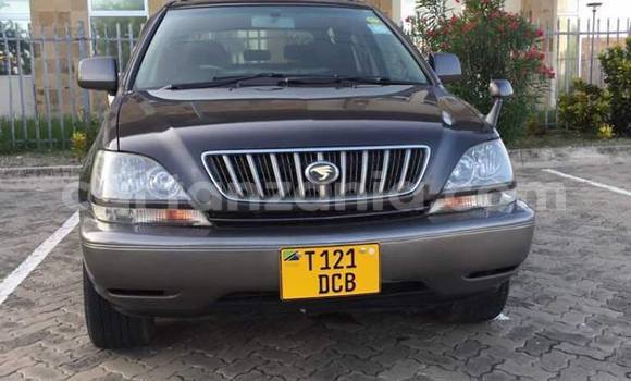 Nunua Ilio tumika Toyota Harrier Nyeusi Gari ndani ya Dar es Salaam nchini Dar es Salaam Nunua Ilio tumika Toyota Harrier Nyeusi Gari ndani ya Dar es Salaam nchini Dar es Salaam