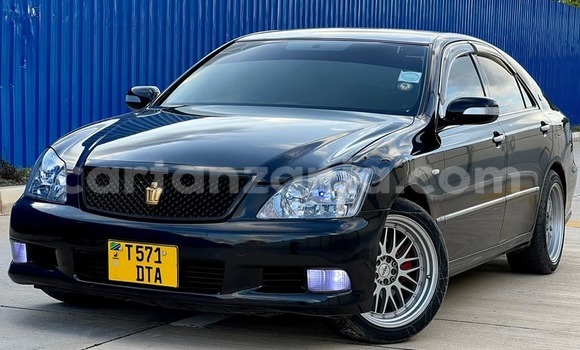 Nunua Ilio tumika Toyota Crown Nyeusi Gari ndani ya Dar es Salaam nchini Dar es Salaam