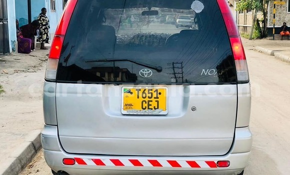 Nunua Ilio tumika Toyota Noah Fedha Gari ndani ya Dar es Salaam nchini Dar es Salaam Nunua Ilio tumika Toyota Noah Fedha Gari ndani ya Dar es Salaam nchini Dar es Salaam