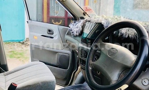 Nunua Ilio tumika Toyota Noah Fedha Gari ndani ya Dar es Salaam nchini Dar es Salaam Nunua Ilio tumika Toyota Noah Fedha Gari ndani ya Dar es Salaam nchini Dar es Salaam